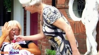 Britischer Porno, Öffentlich