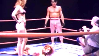 Kinky Fucking During A Boxing Match With A Hot Ass Blonde Girl