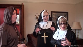 Granny, Nun