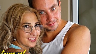 Curvy MILF In Nerdy Glasses Lets Neighbor Fuck Her Hairy Pussy