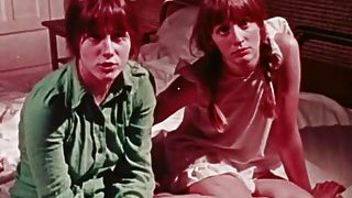 18-19 tahun, Penetrasi ganda, Berambut, Hotel, Rambut merah, Kembar, Retro