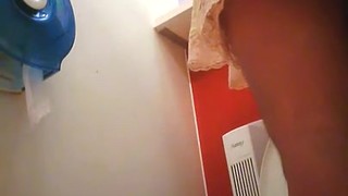 Versteckt, Thai Porno, Toilette