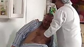 Cul, Gros seins, Pétage de cul, Jouir a l'intérieur, Mature, Maman enculée, Vieux et jeune