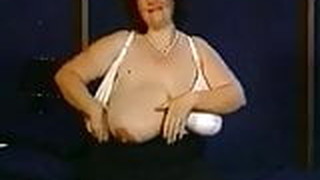 Belle donne grasse, Tette grosse, Allattare, Biancheria intima, Naturali, Vintage