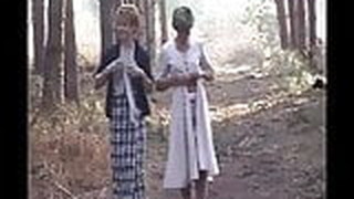 Sara Et Jade Dans Les Bois